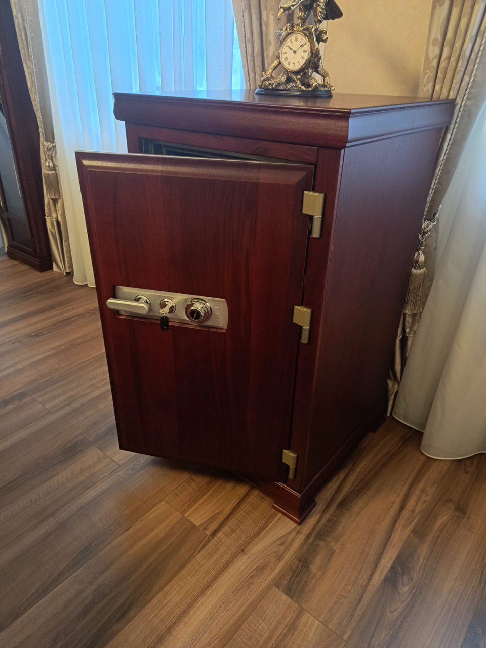 Обшивка сейфа. Массив дуба